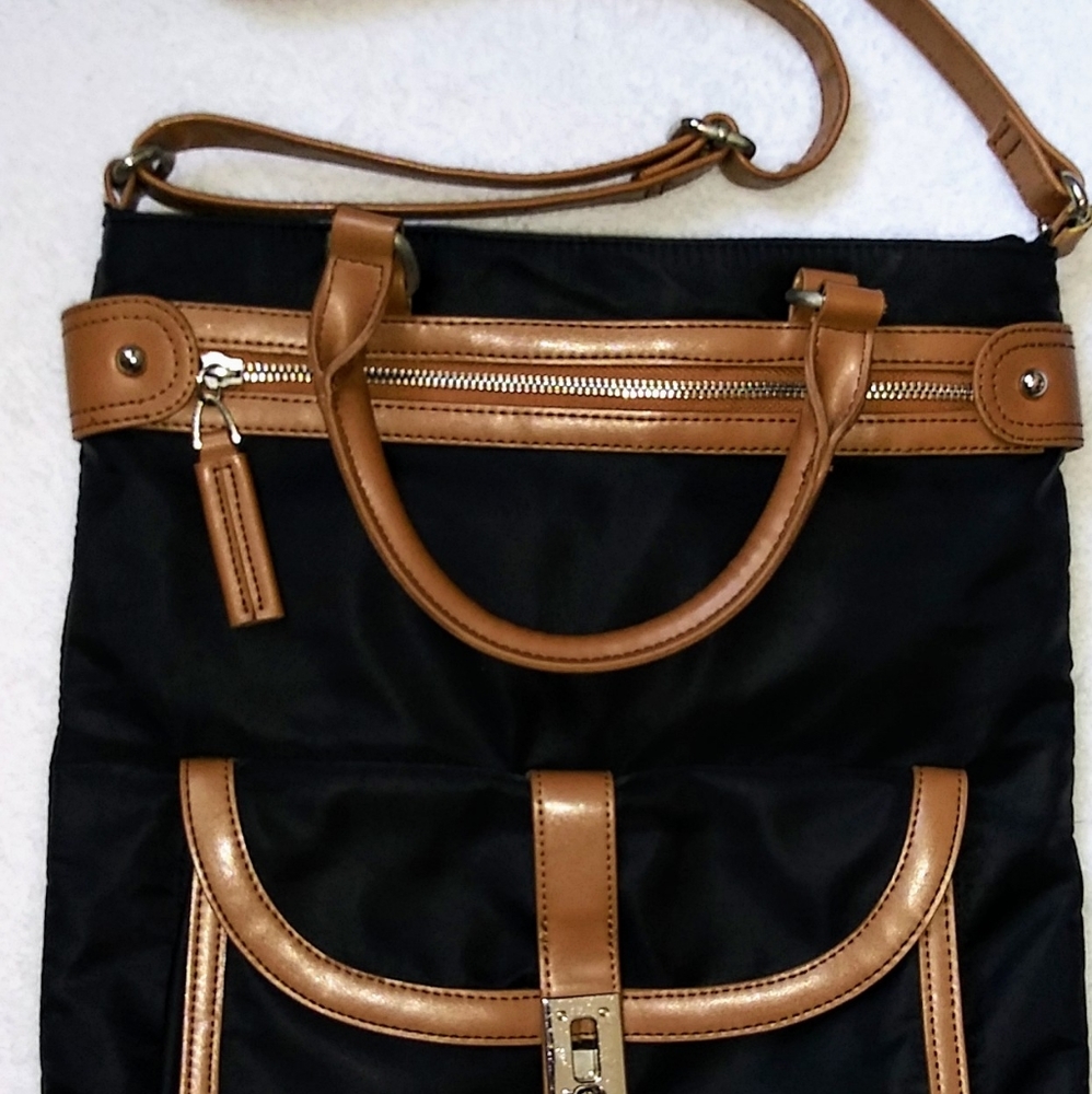 Canvas and leather adjustable shoulder bag